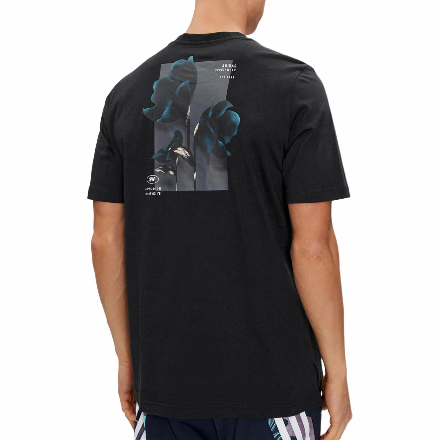 adidas City Escape Split-Hem Tee T