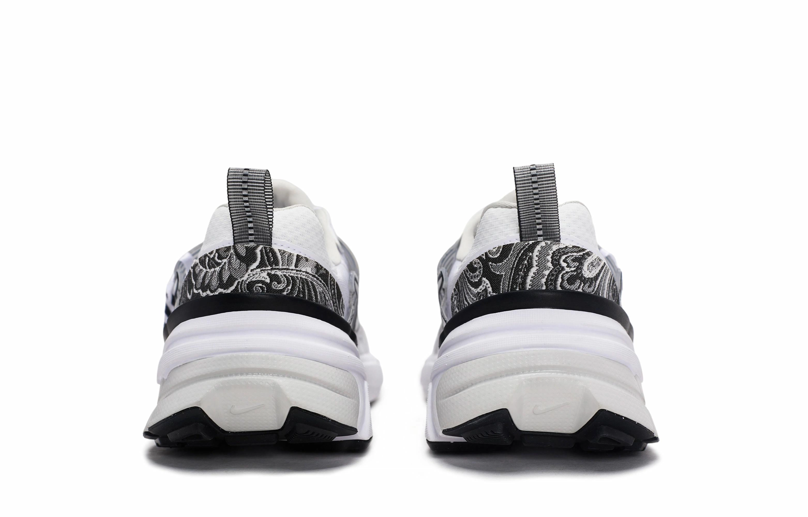 Nike V2K Run 811