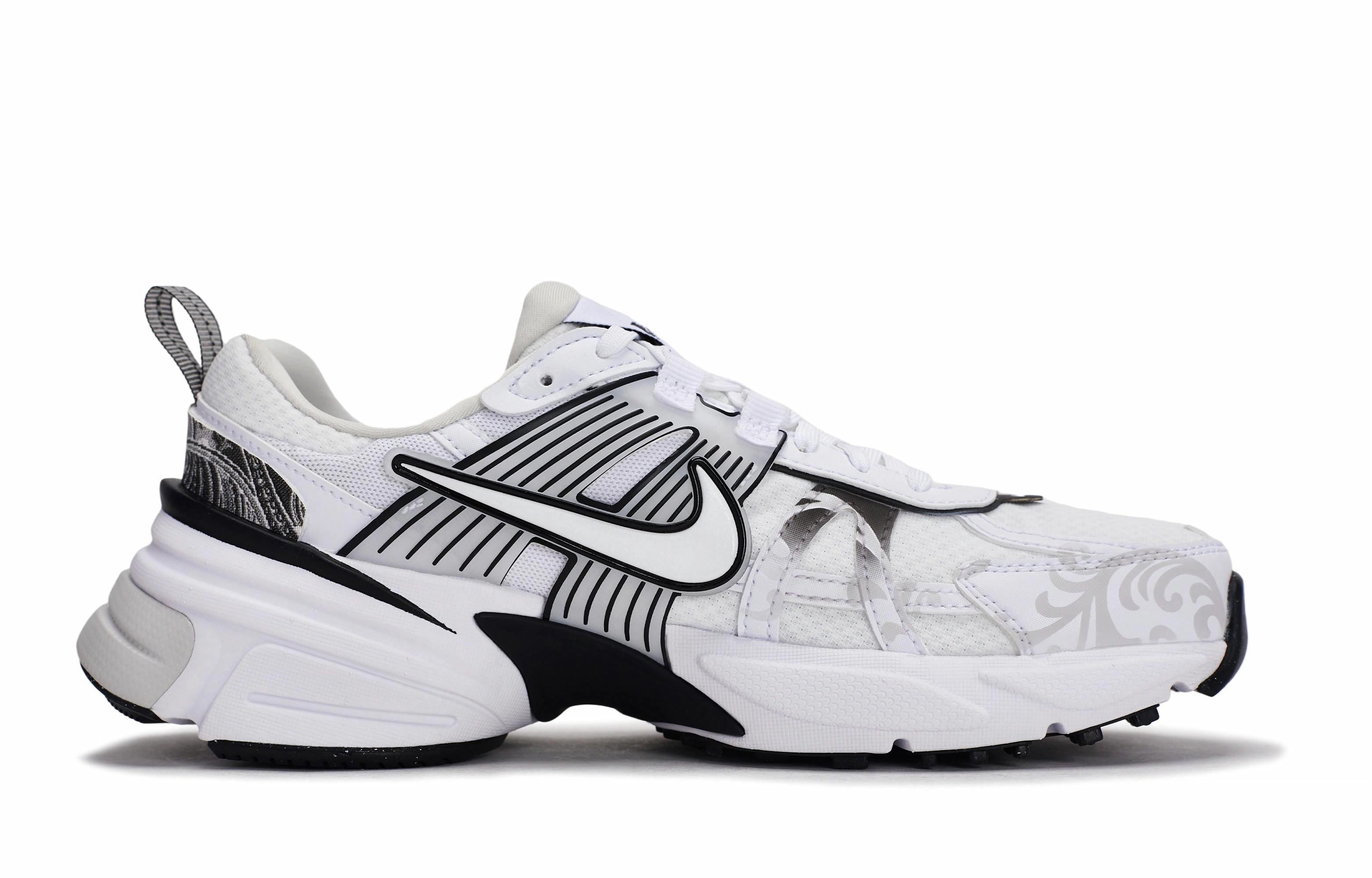 Nike V2K Run 811