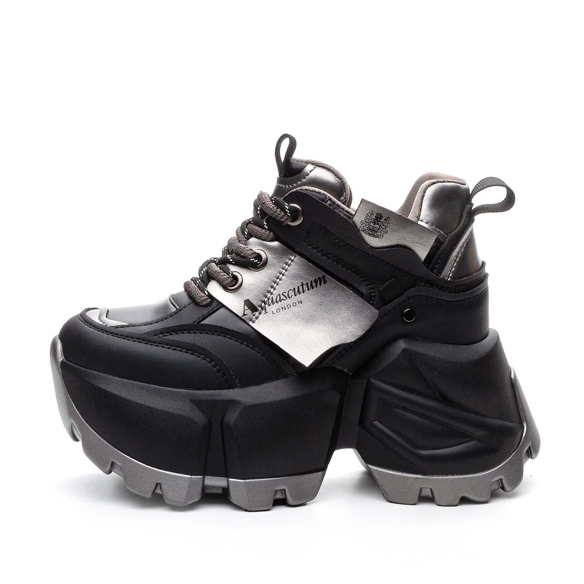 AQUASCUTUM
