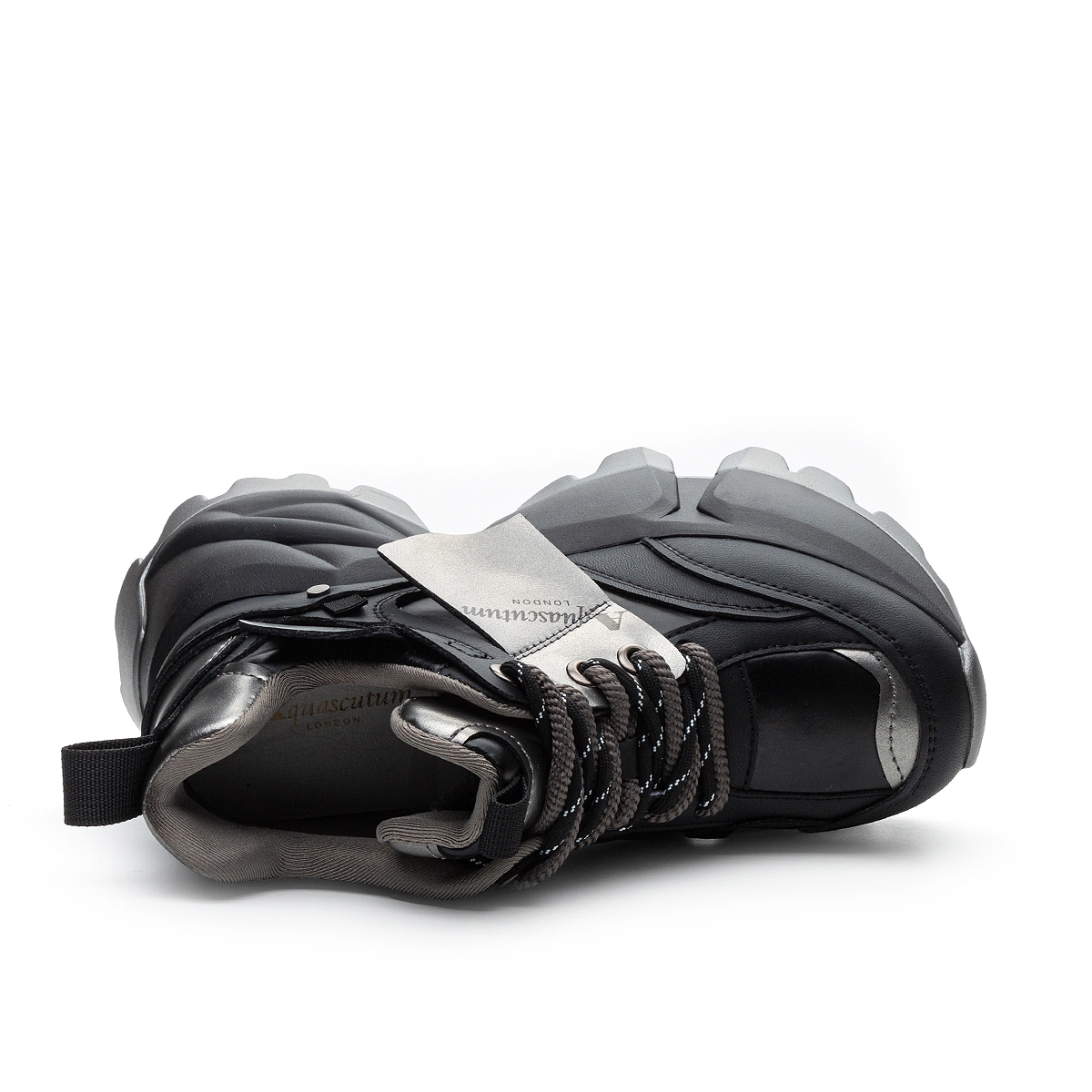 AQUASCUTUM