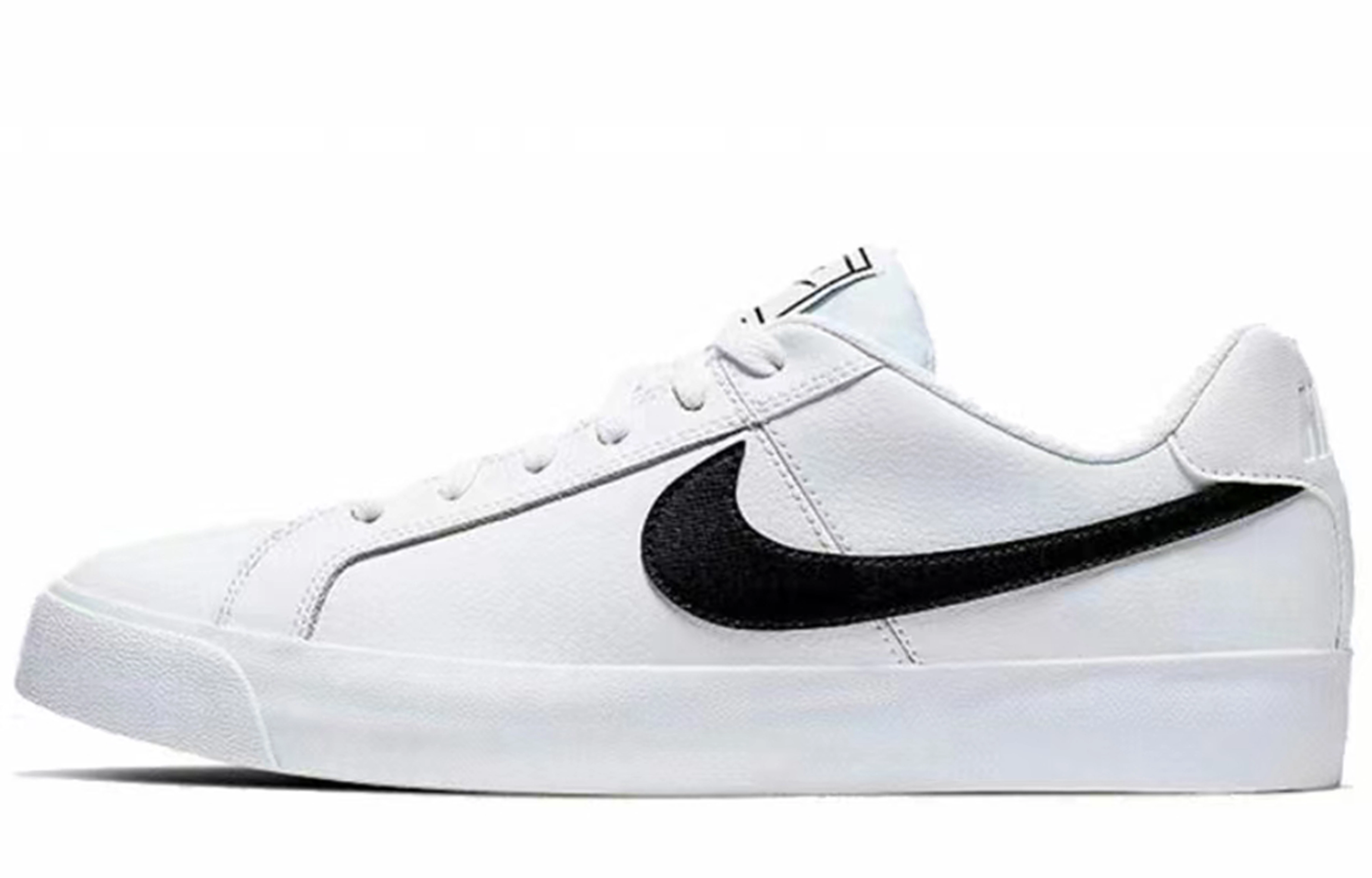 Nike Court Royale 2