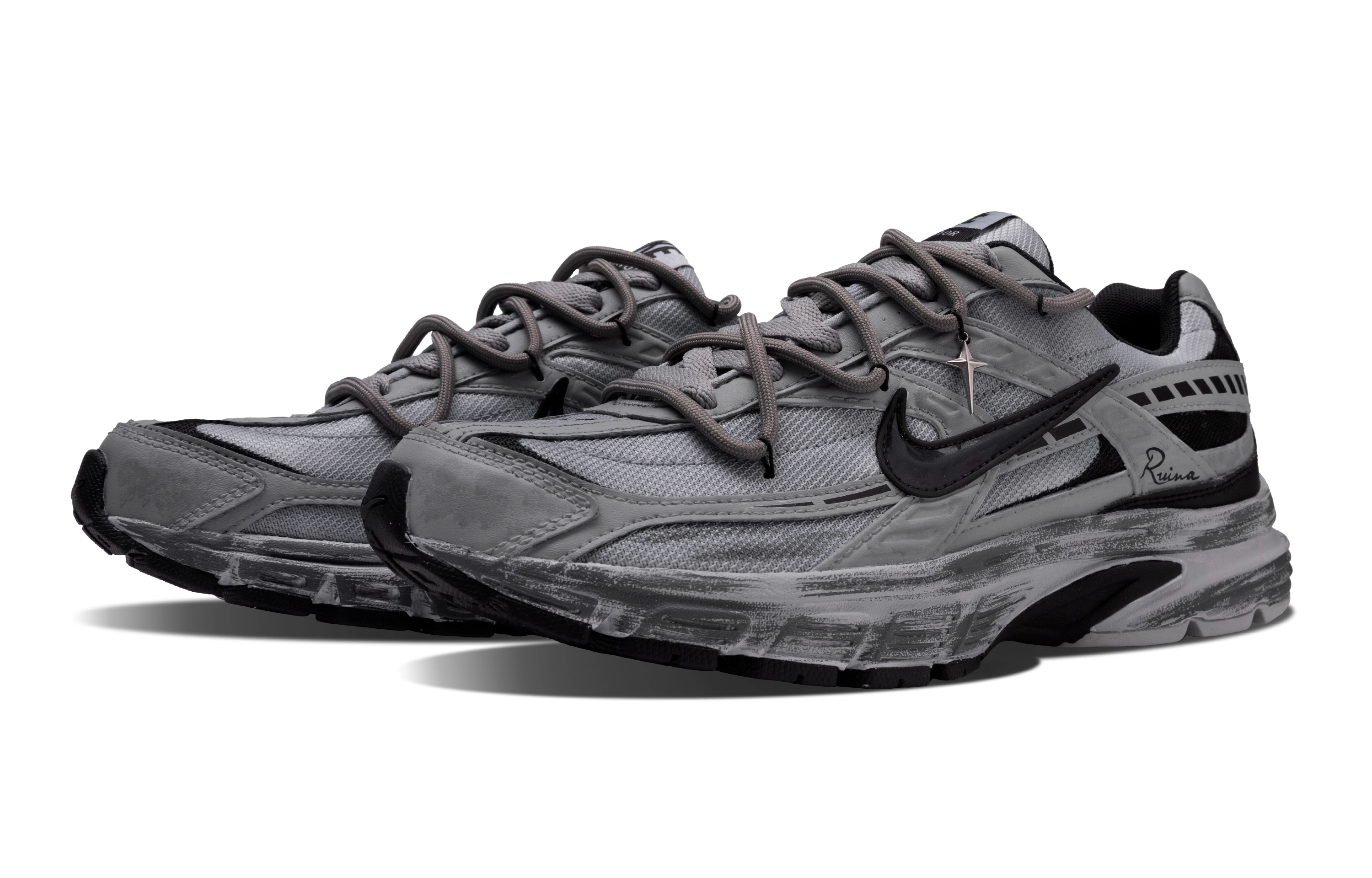 Nike Initiator