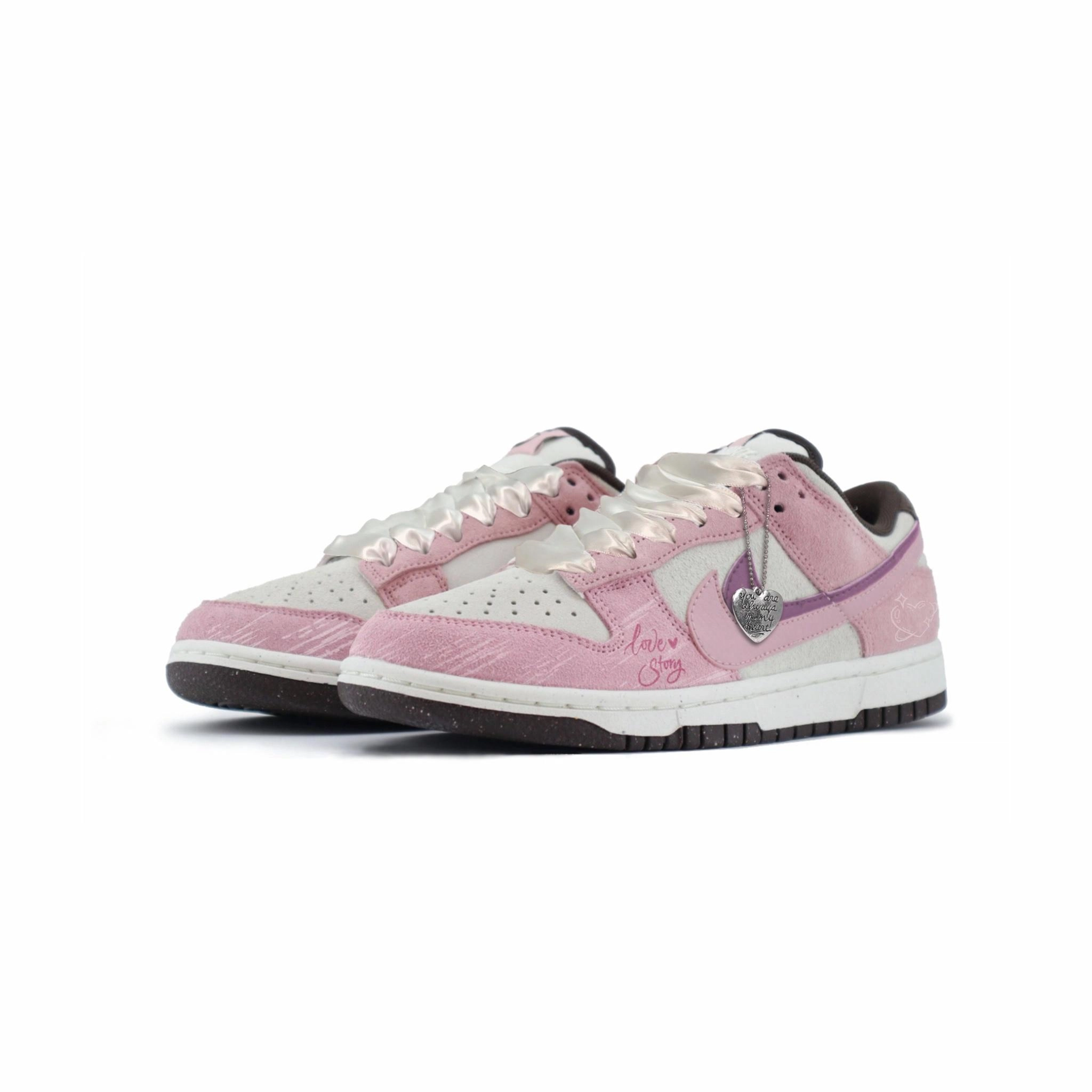 Nike Dunk LowDouble Swoosh