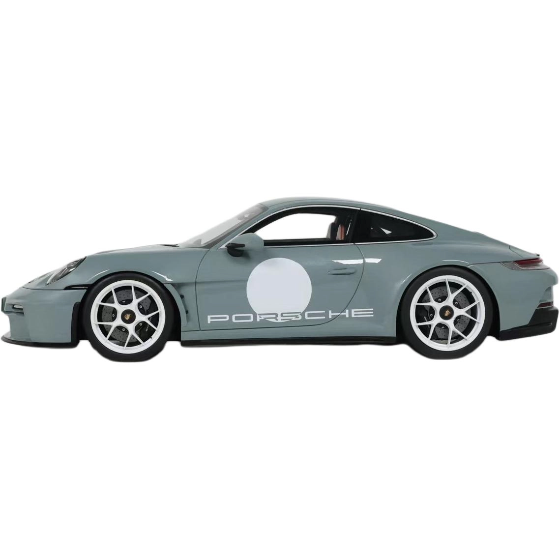 GT SPIRIT 118 PORSCHE 911 992ST