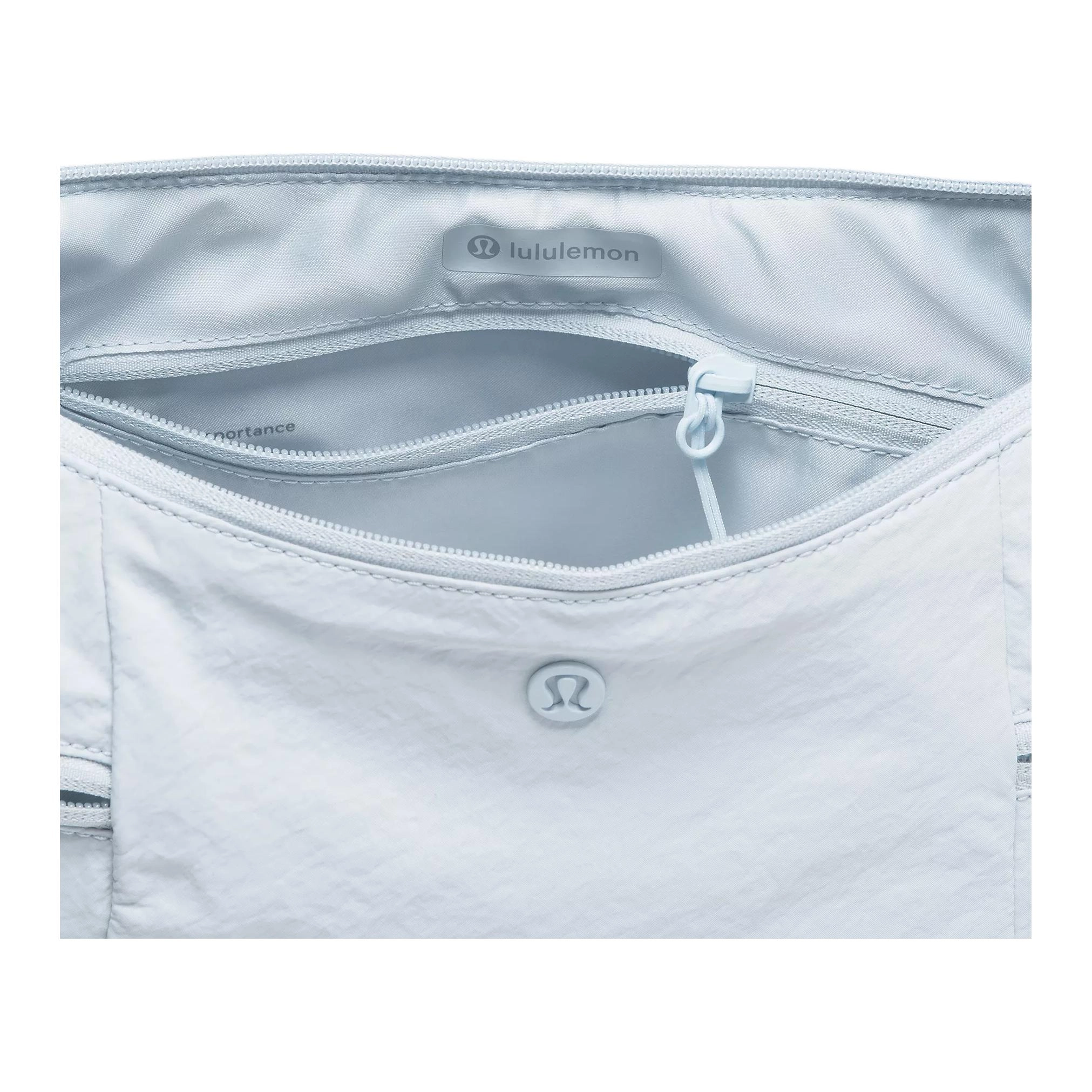 lululemon Slouchy Sling 6L