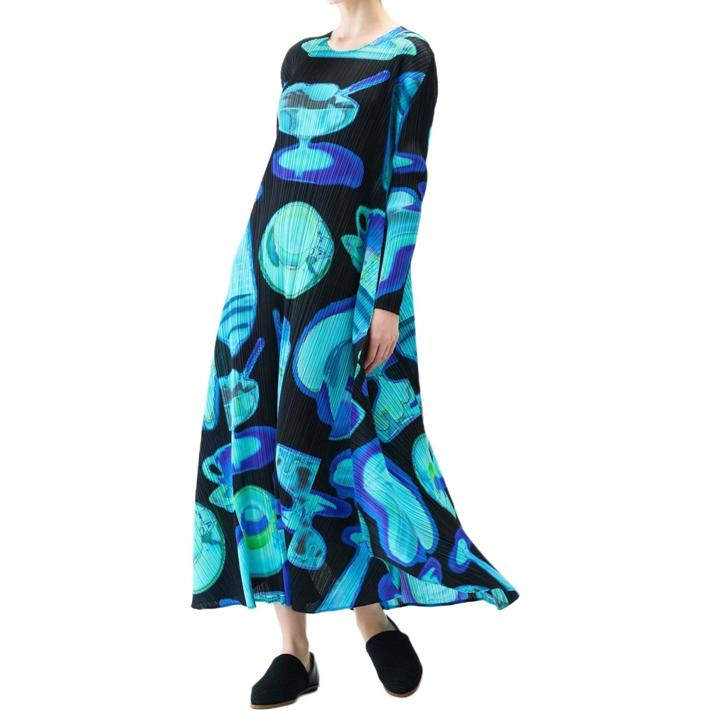 PLEATS PLEASE ISSEY MIYAKE