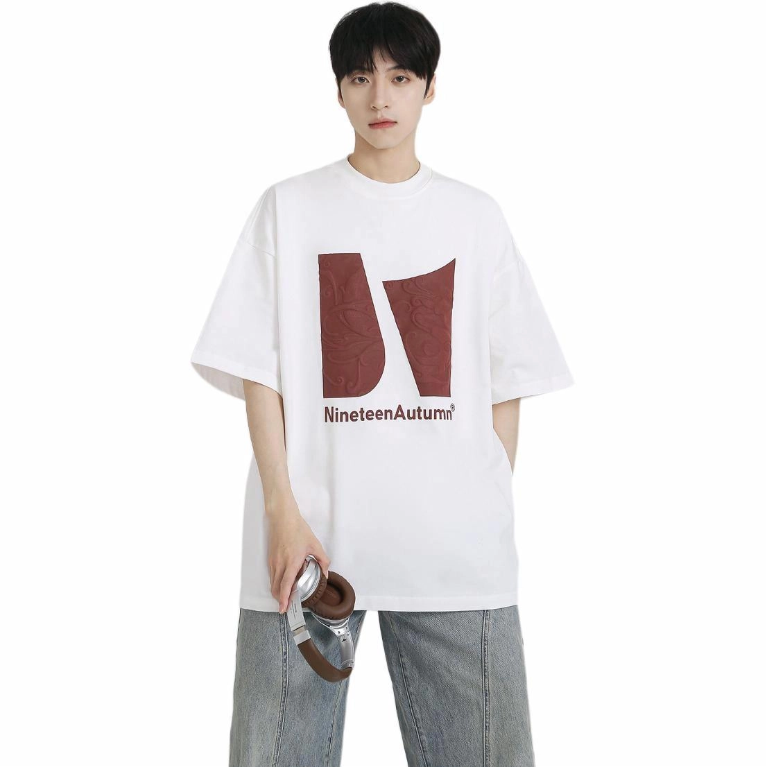 NINETEEN AUTUMN T