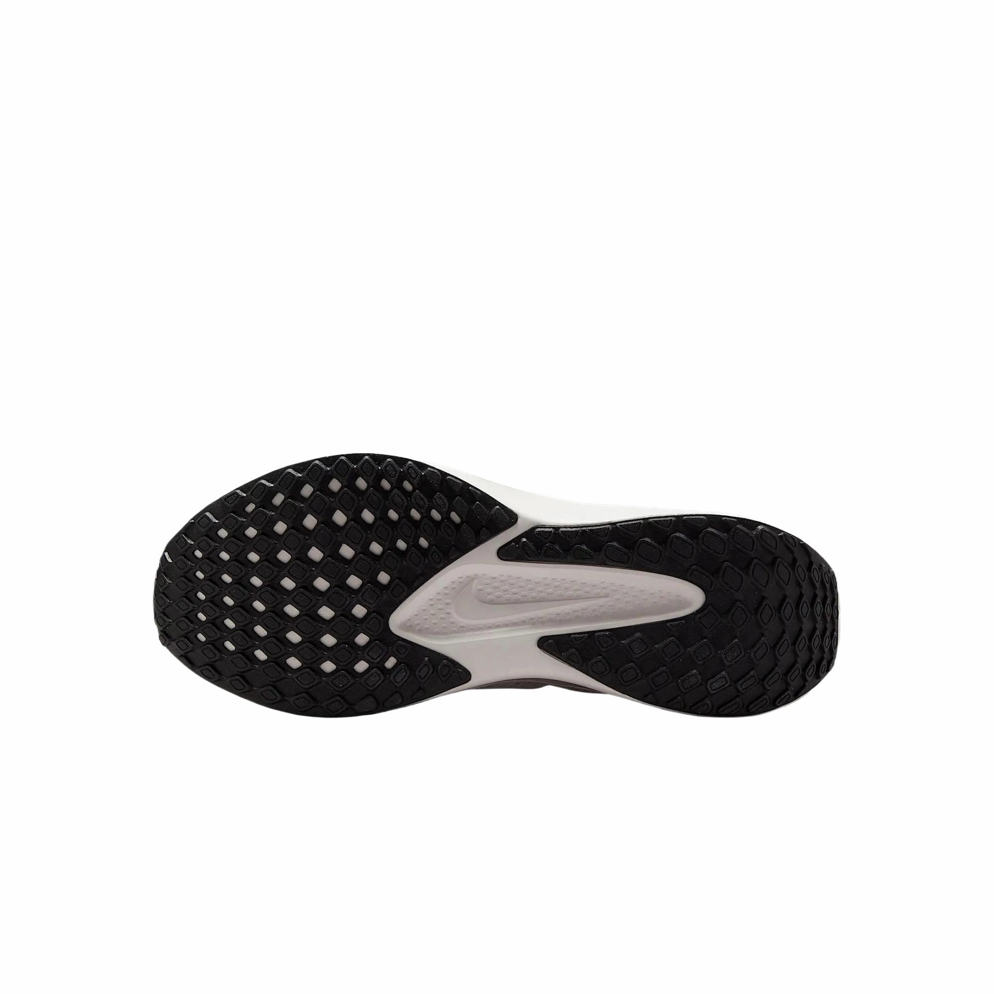 Nike Quest 6