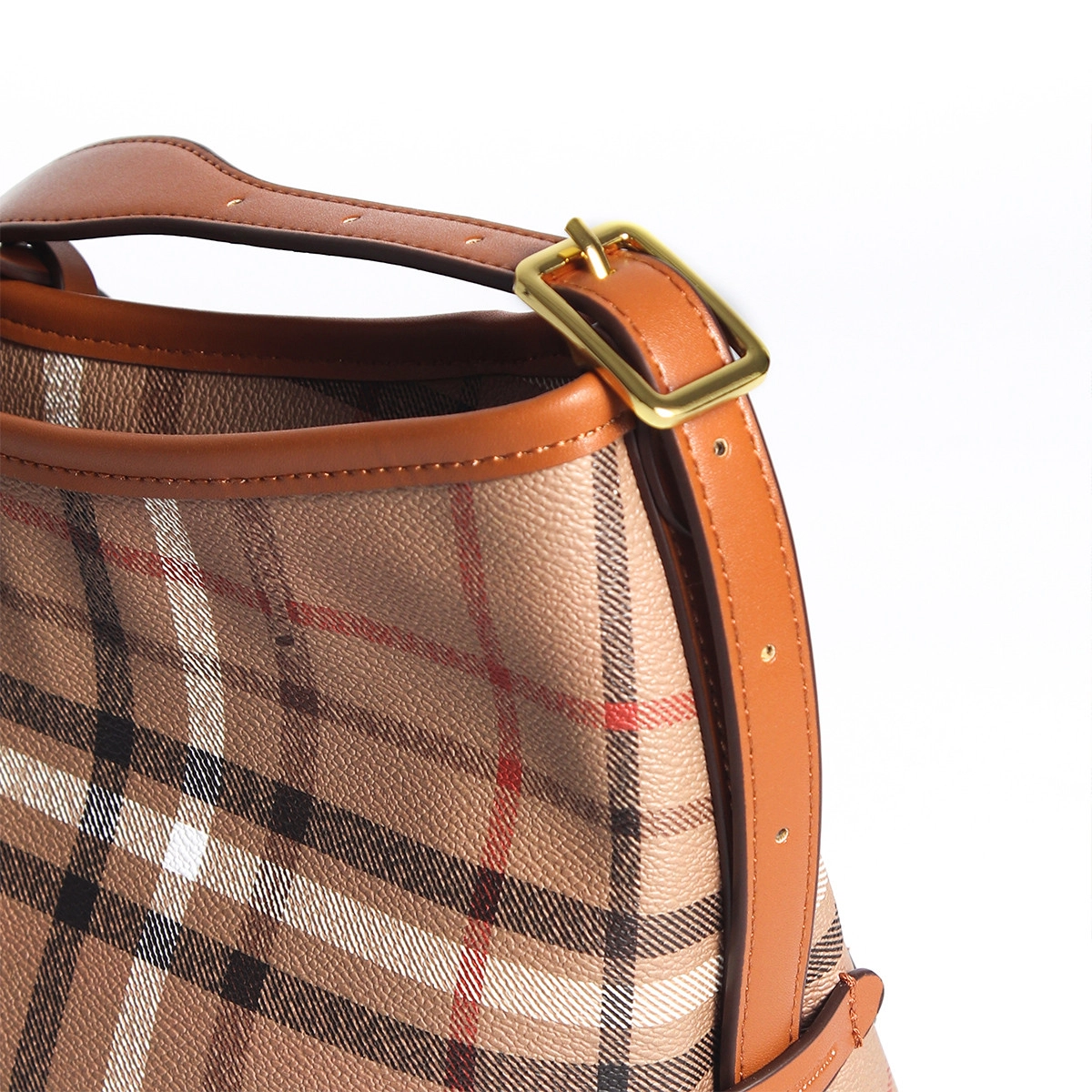 AQUASCUTUM PU