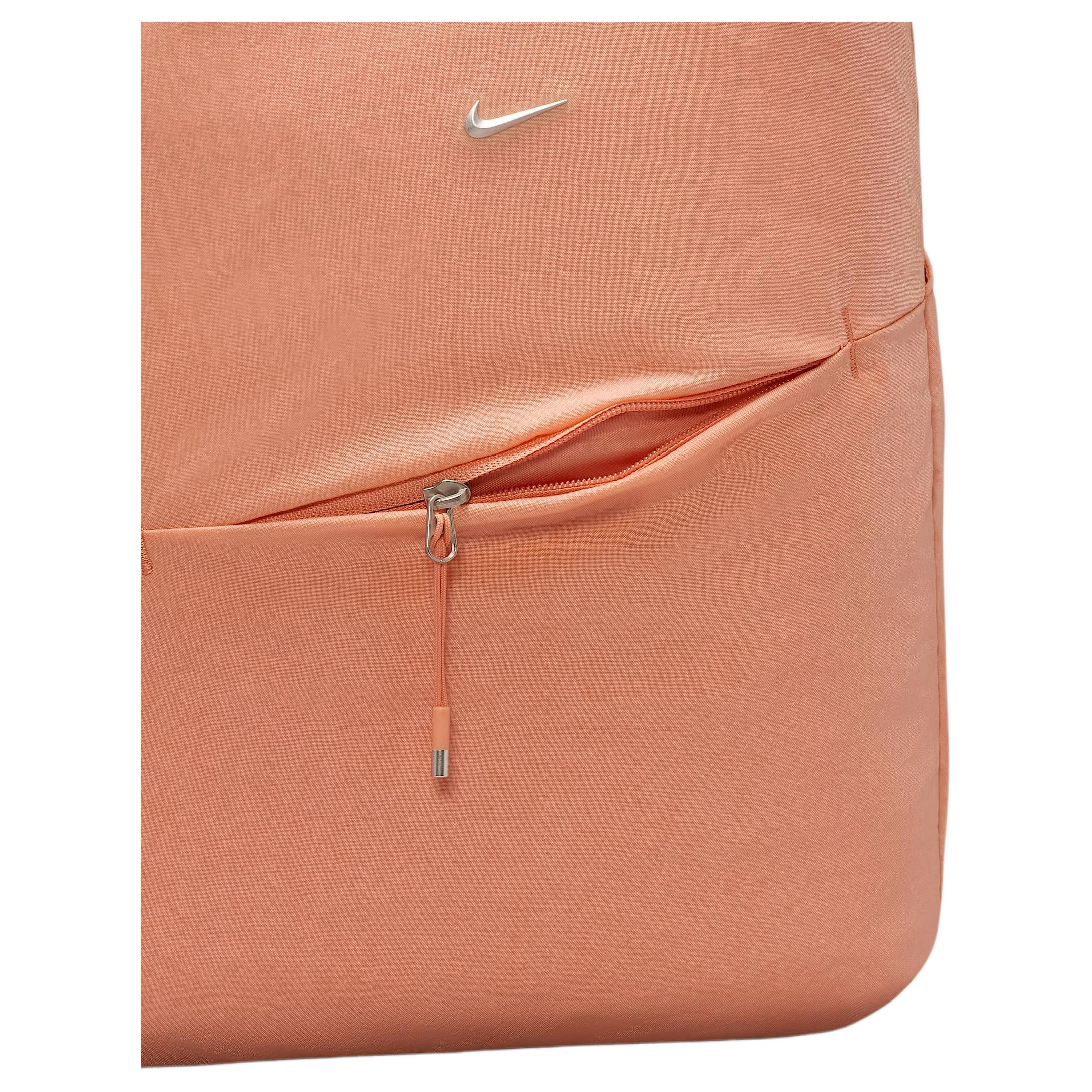 Nike Aura 24L