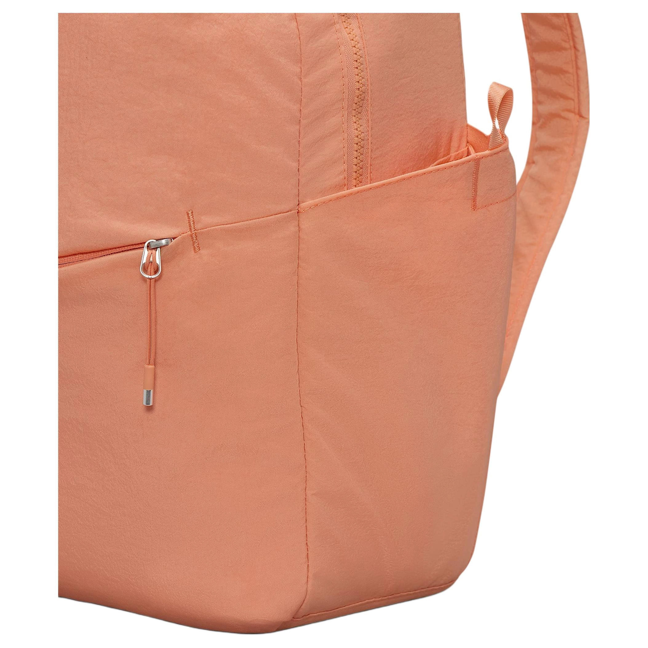 Nike Aura 24L