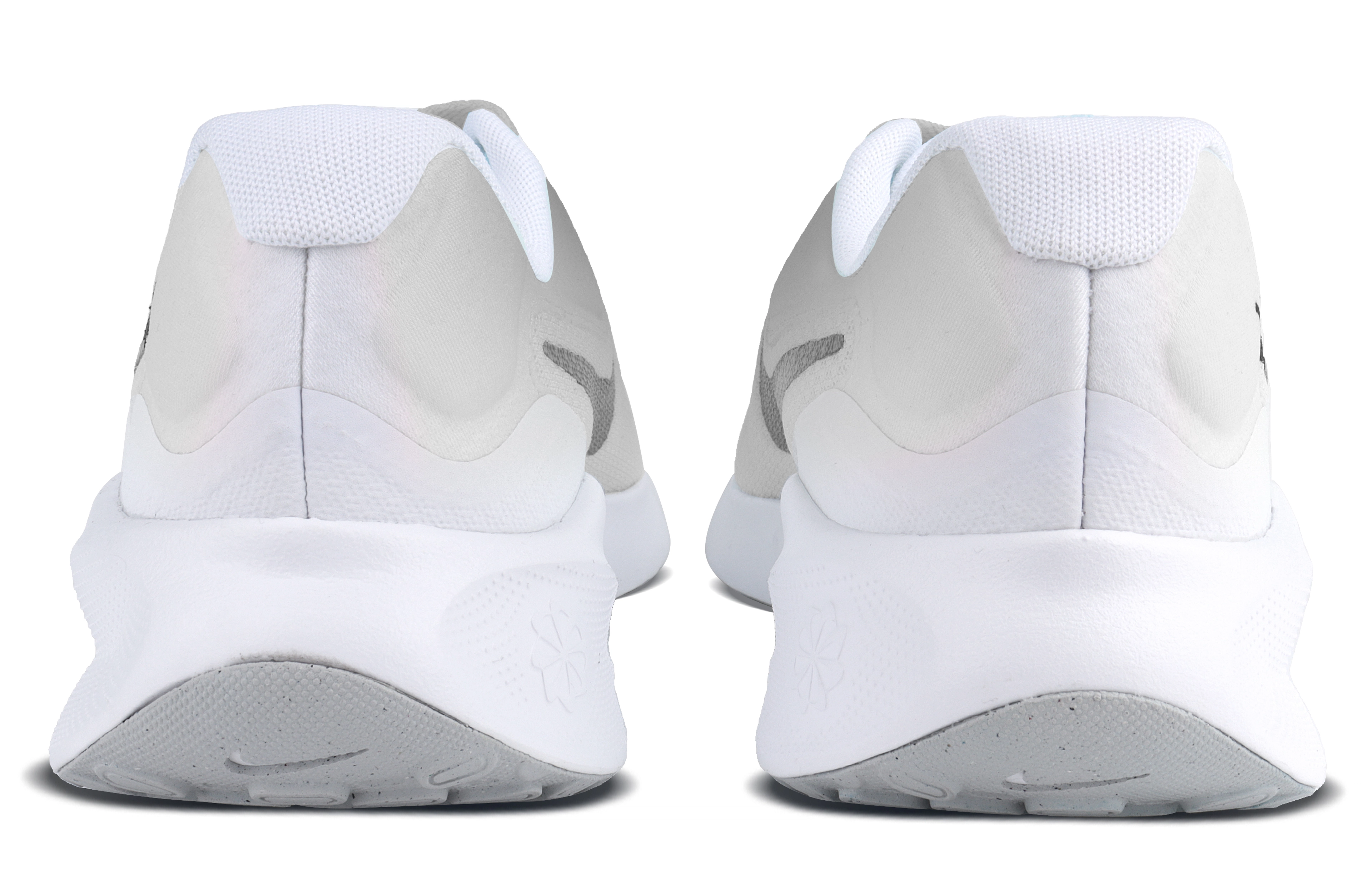 Nike REVOLUTION 7