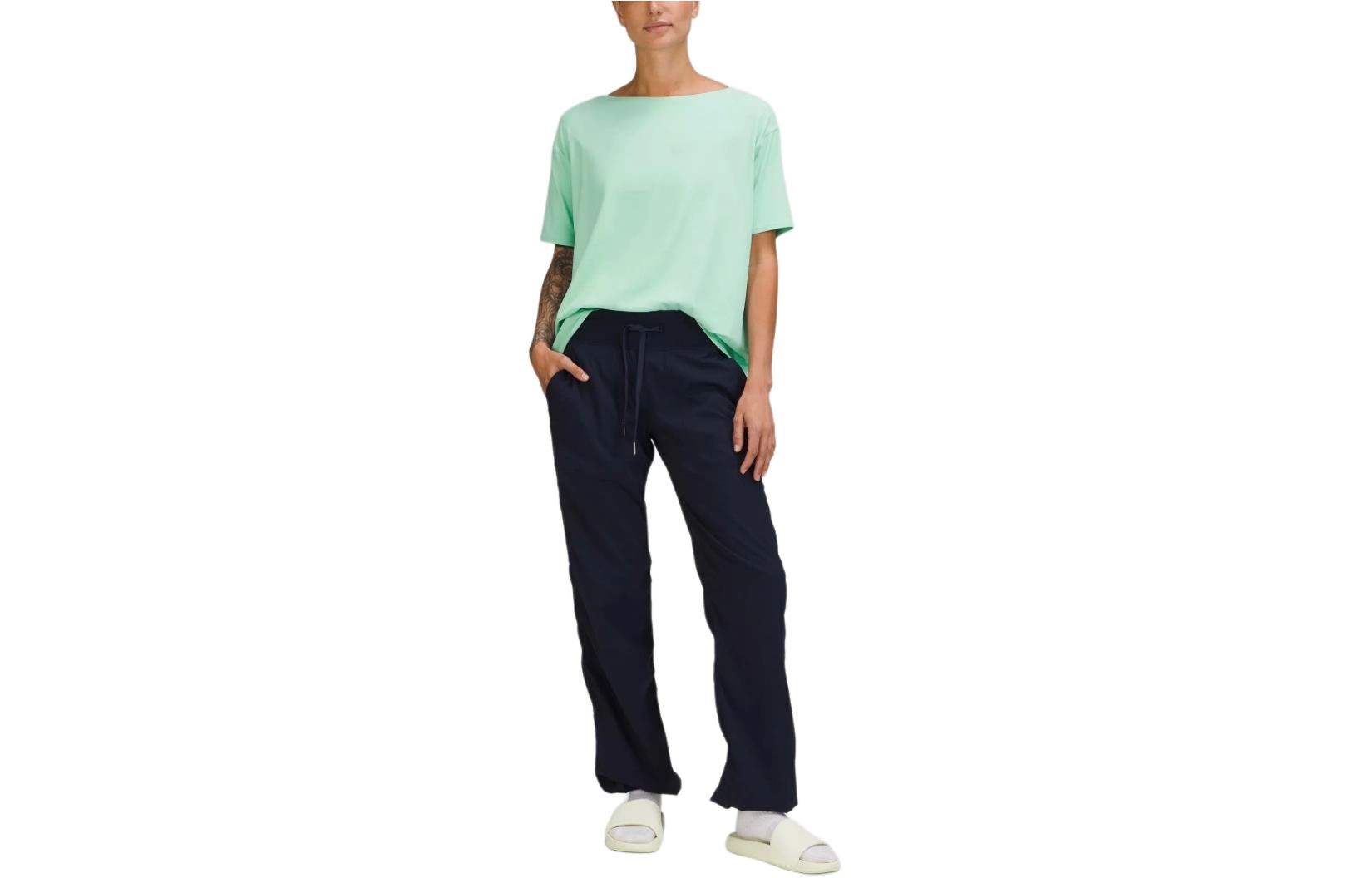 lululemon Back in Action Nulu T
