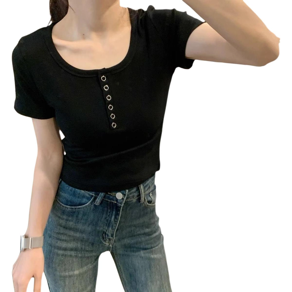 AWAO U T