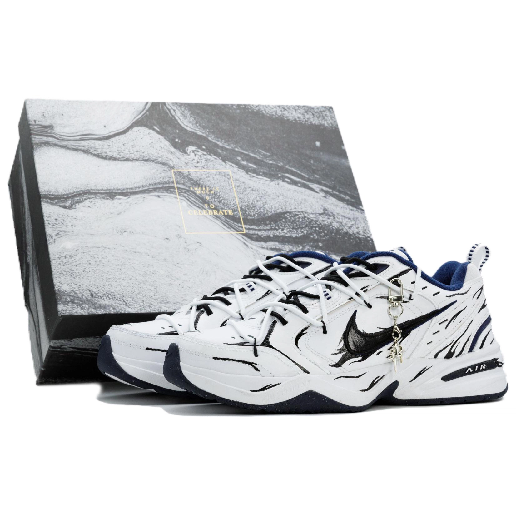 Nike Air Monarch 4