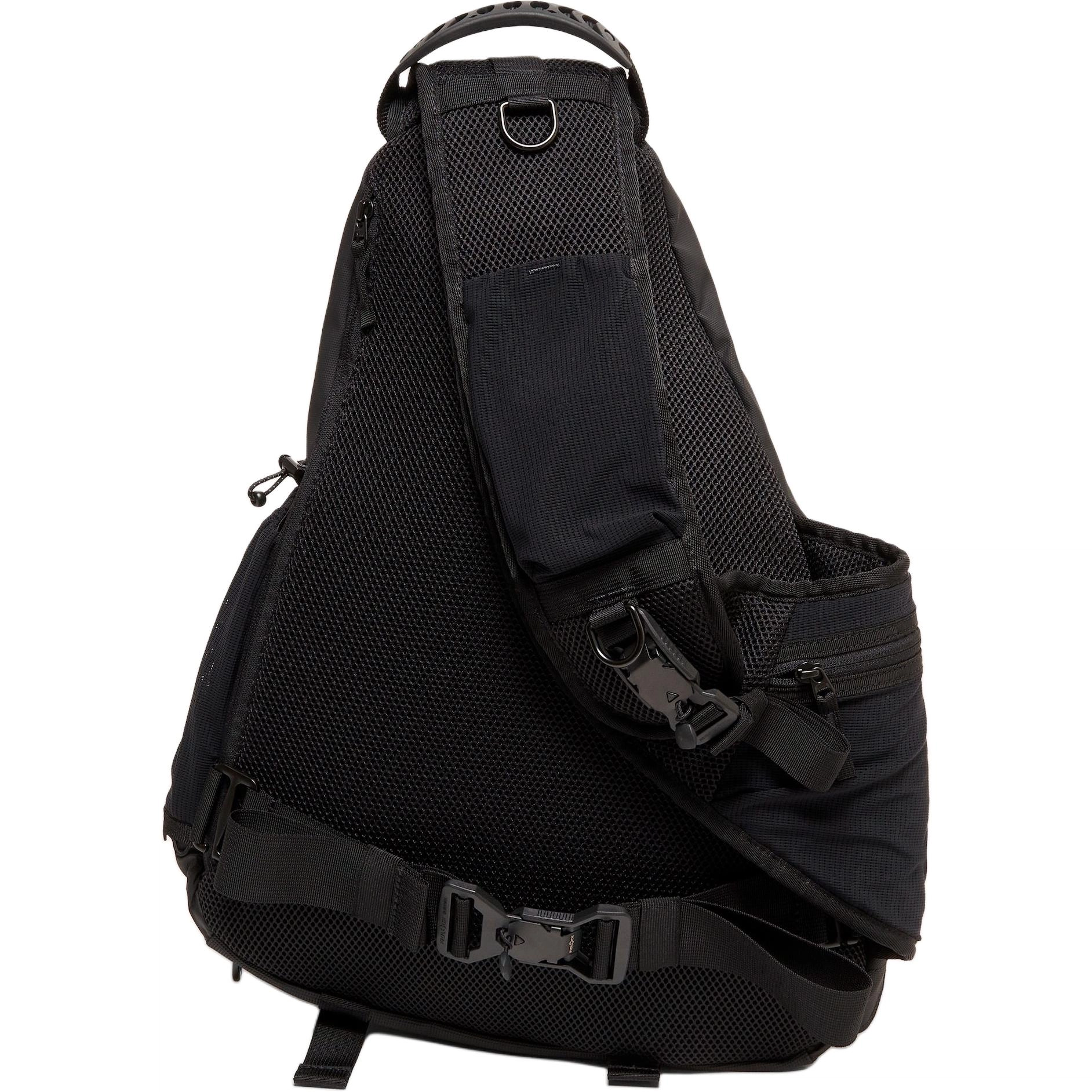 Oakley Latitude
