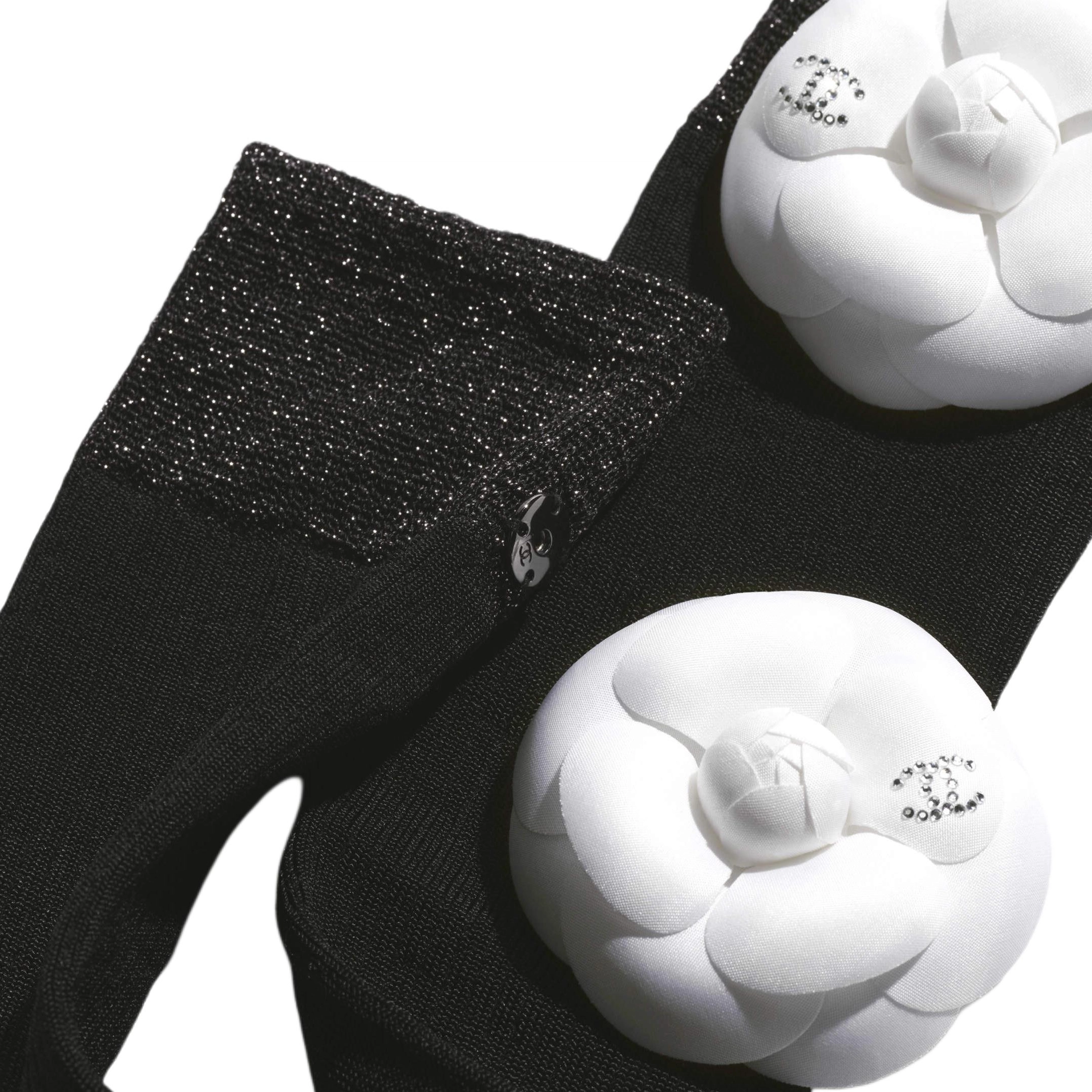 CHANEL 25P