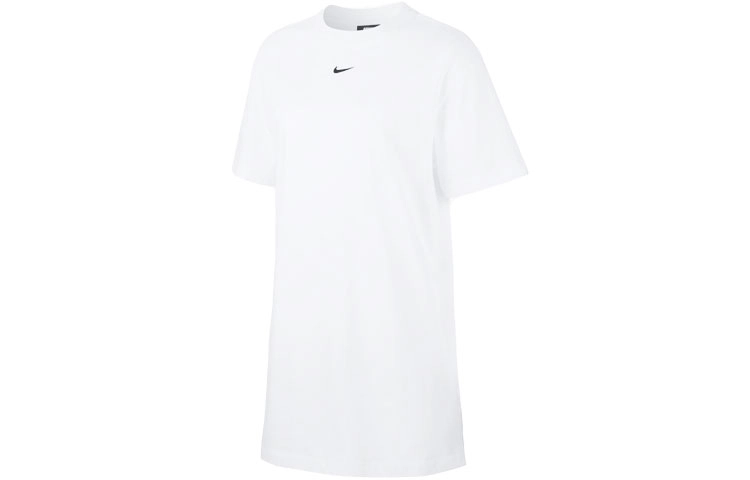 Nike Sportswear Essential Logo