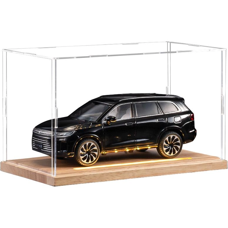M7SUV124
