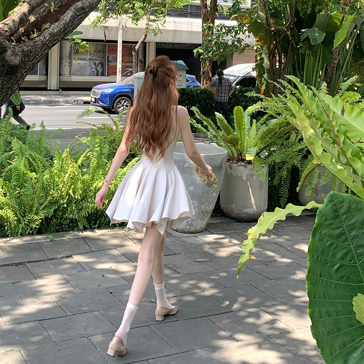 玉儿恋 法式玫瑰纯色千金感蝴蝶结收千金感高级潮流精致公主风绝美收腰腰纯欲公主裙吊带连衣裙 女款