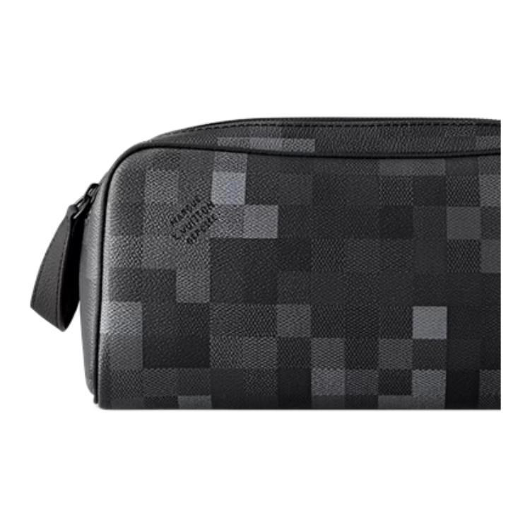 LOUIS VUITTON Dopp Kit