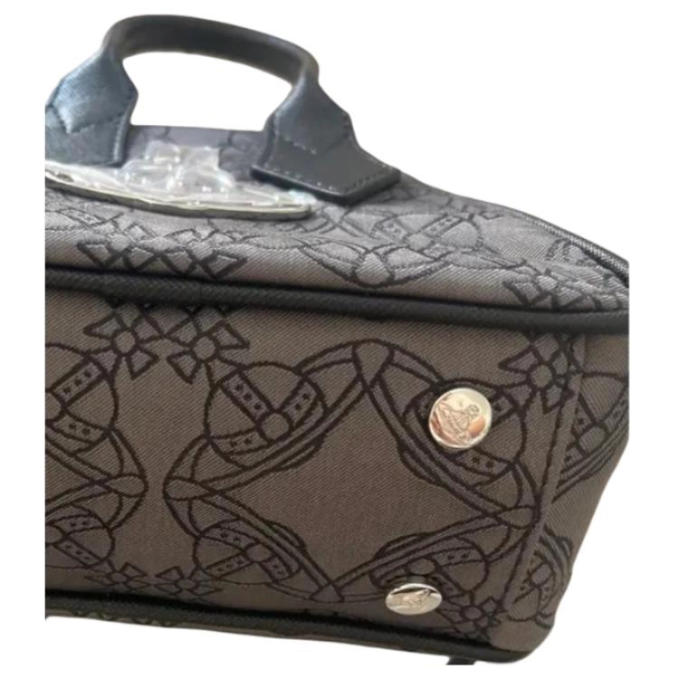 Vivienne Westwood Logo yasmine