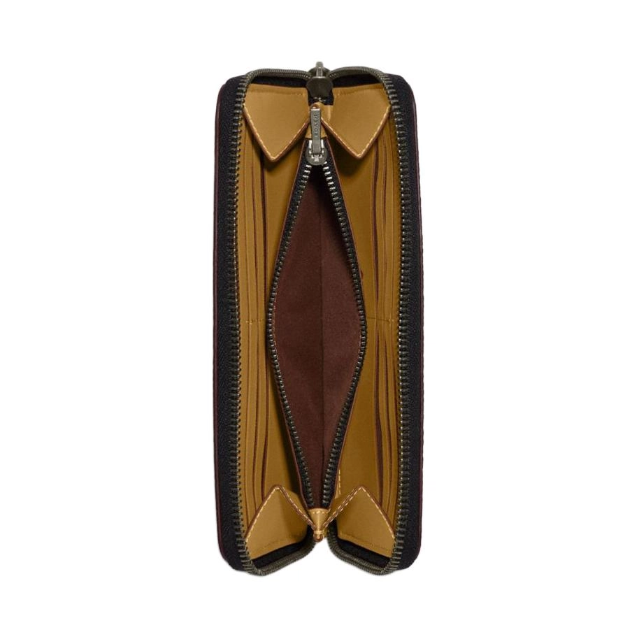 COACH x PEANUTS Accordion Wallet 19 Logo