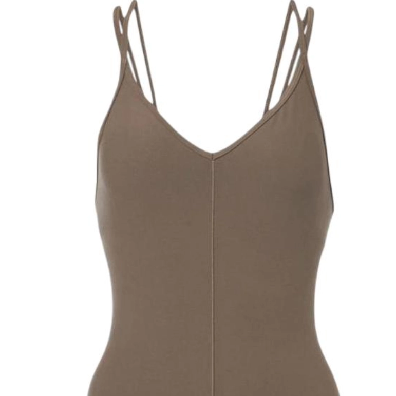 alo yoga V
