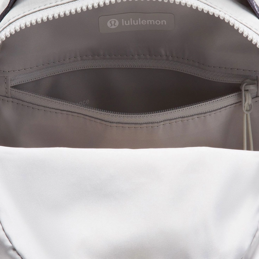 lululemon 7L Pack and Go Logo