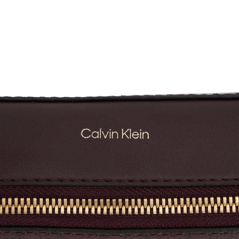 CALVIN KLEIN