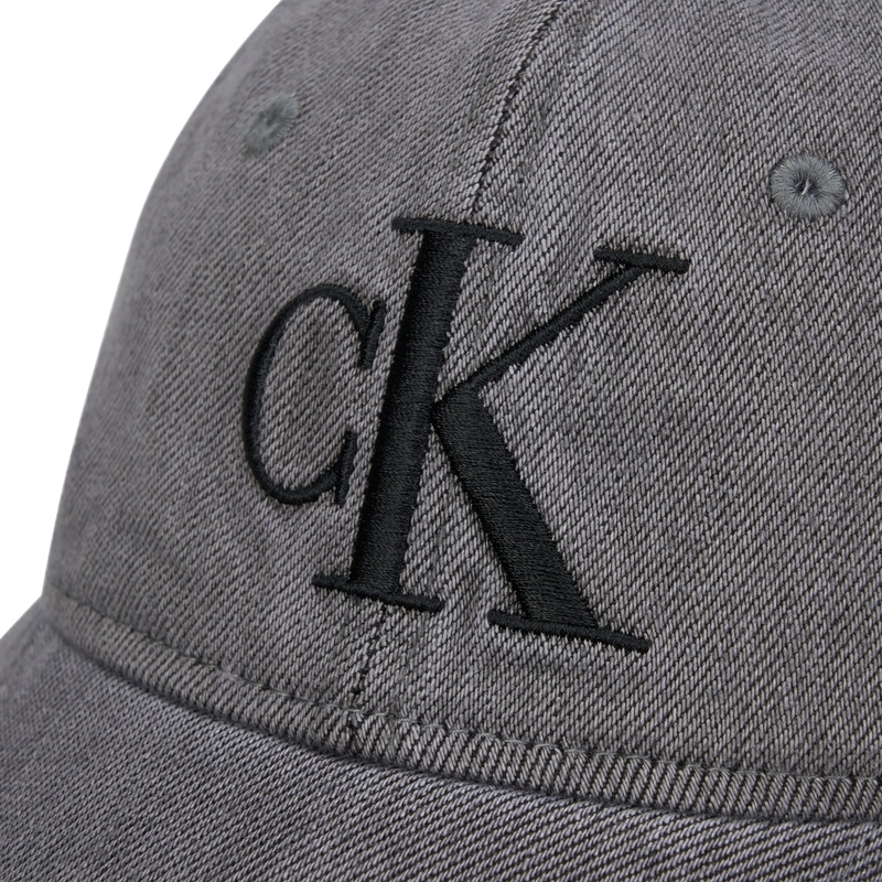 CALVIN KLEIN