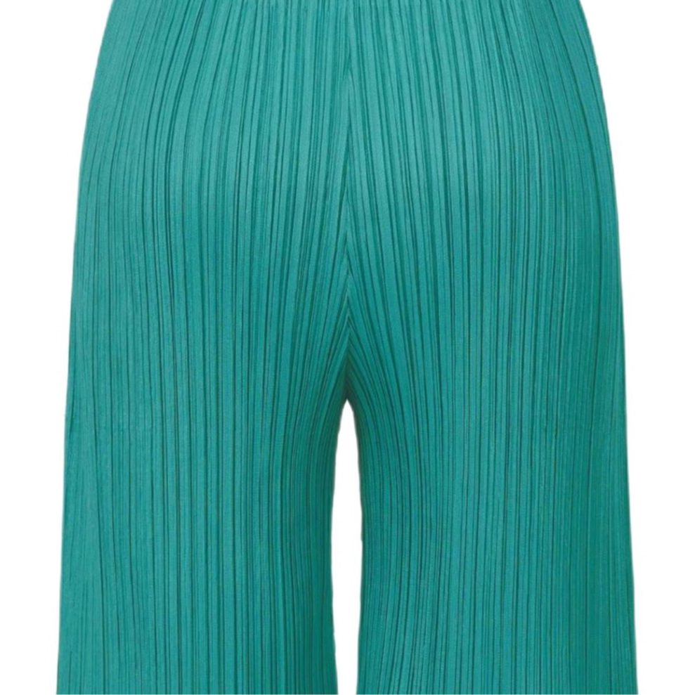 PLEATS PLEASE ISSEY MIYAKE