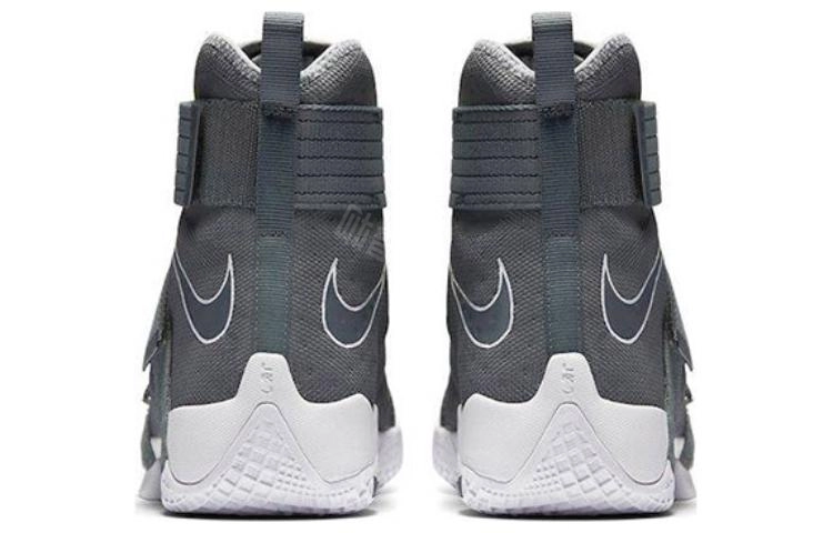 Nike zoom soldier 10 Cool Grey 10