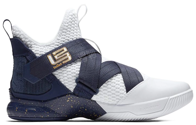 Nike zoom soldier 12 12