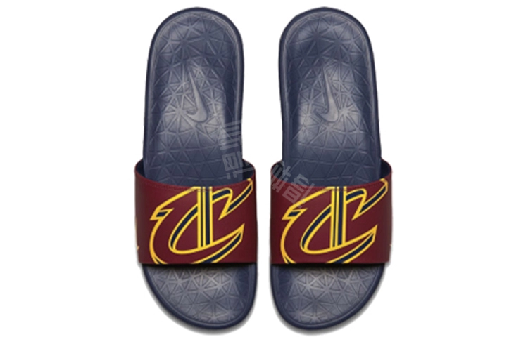 Nike Benassi