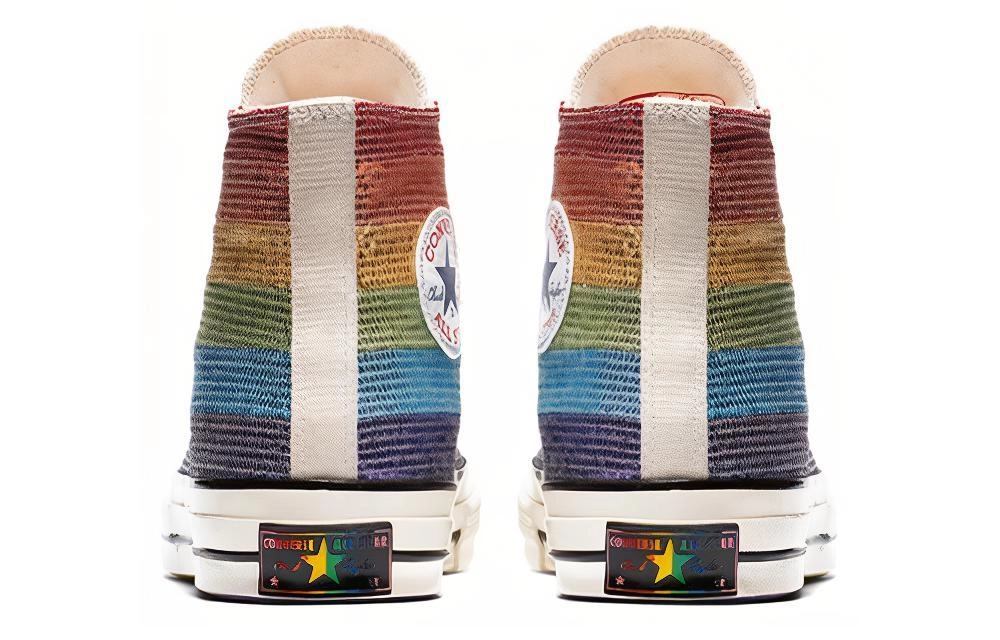 Miley Cyrus x Converse 1970s