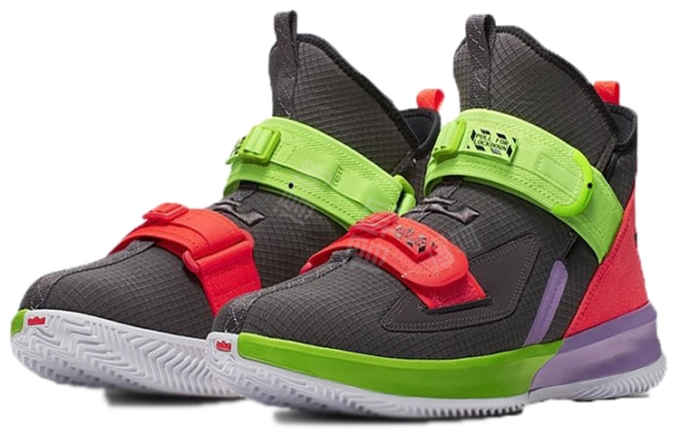 Nike zoom soldier 13 13