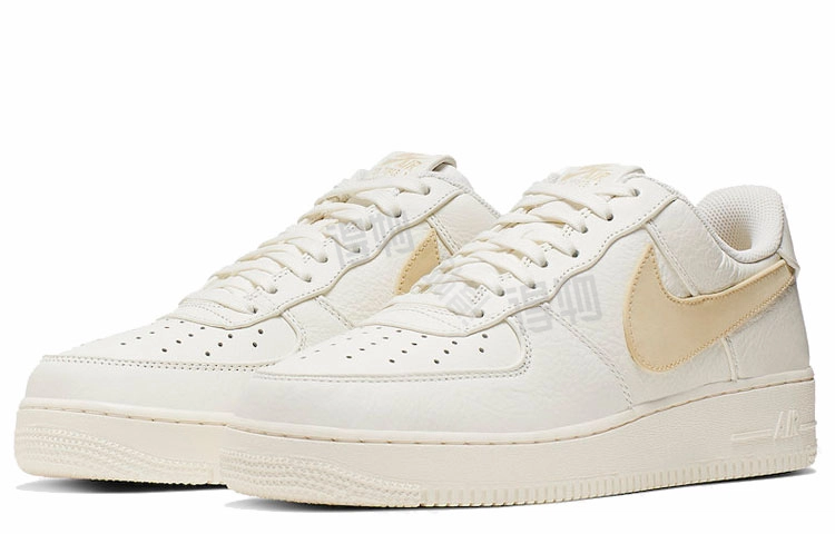 Nike Air Force 1 07 Big Swoosh