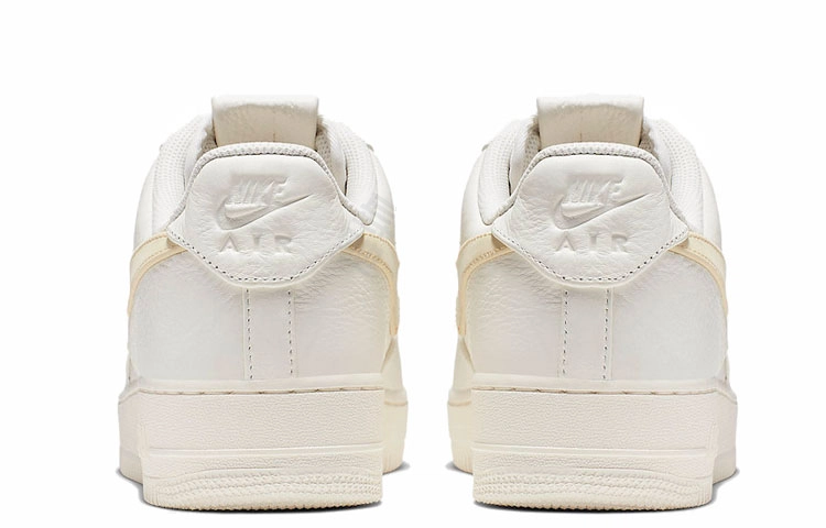 Nike Air Force 1 07 Big Swoosh