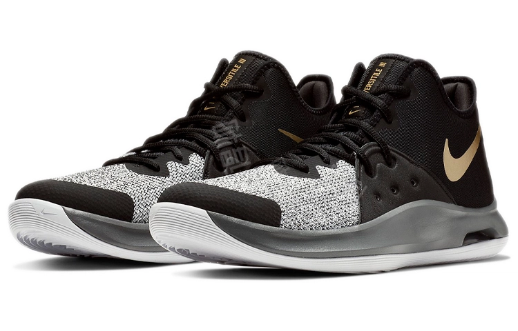 Nike Air Versitile 3