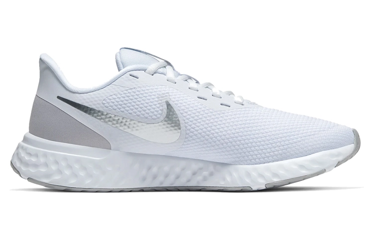 Nike REVOLUTION 5