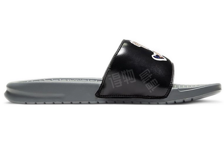 Nike Benassi