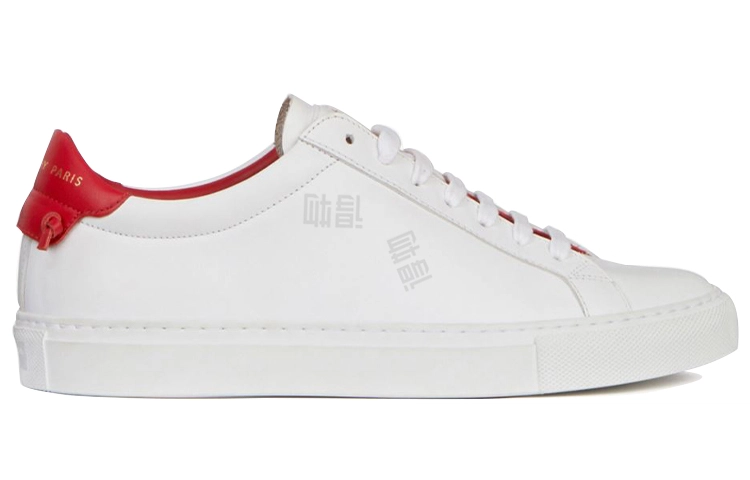 GIVENCHY