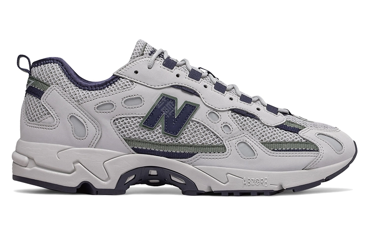 New Balance NB 827