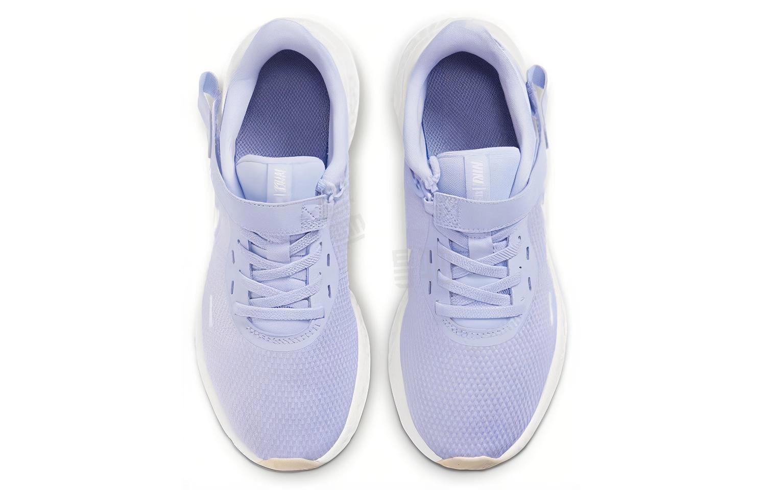 Nike REVOLUTION 5