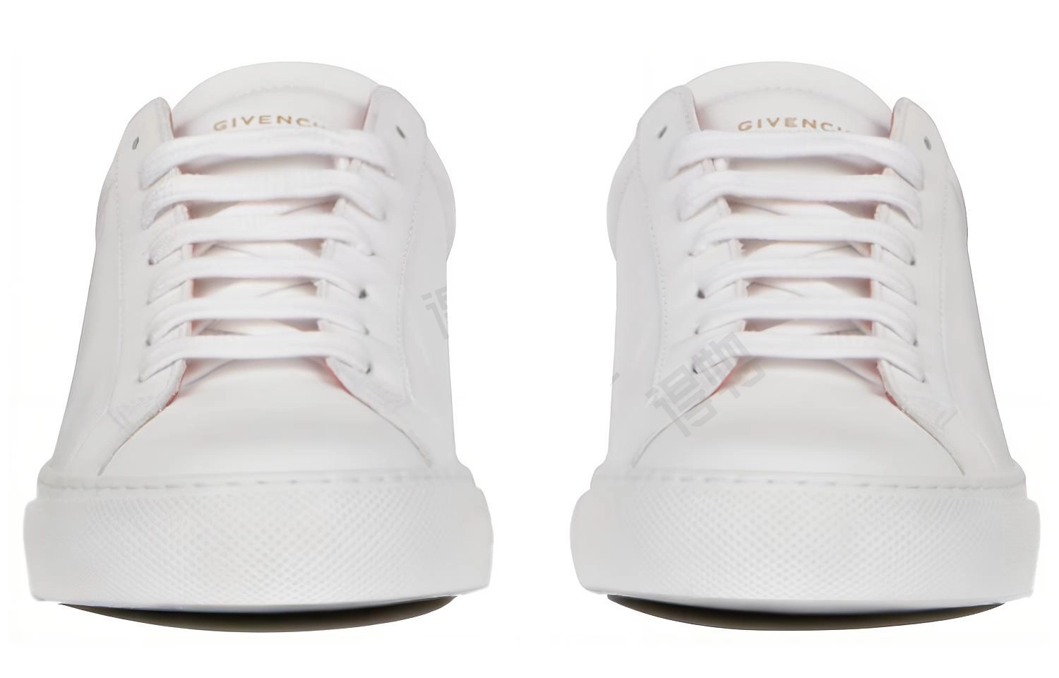 GIVENCHY