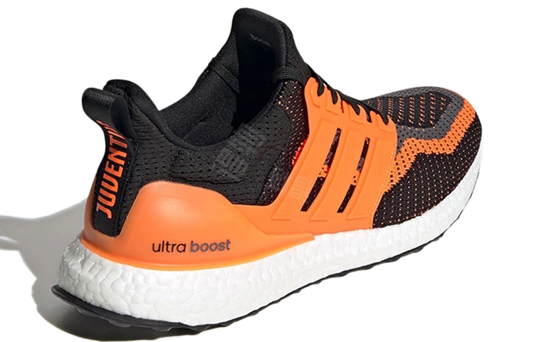 Juventus x adidas Ultraboost DNA