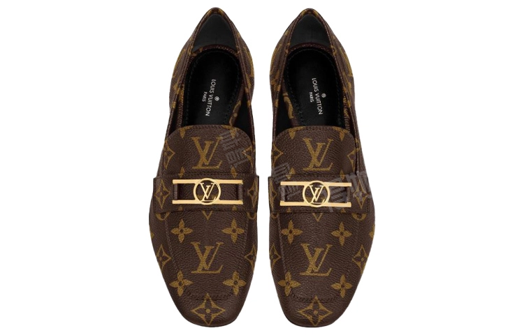 LOUIS VUITTON Upper Case Monogram