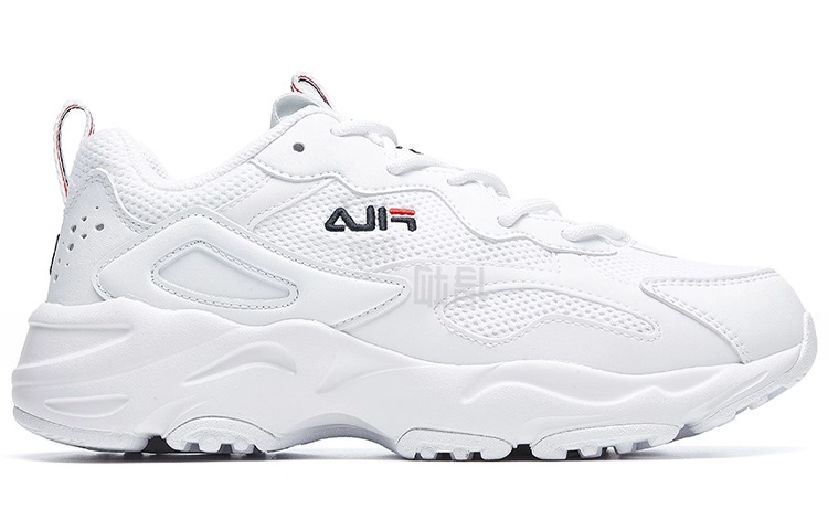 FILA Tracer